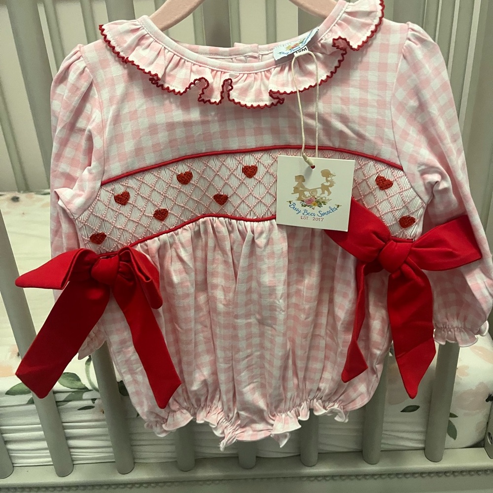 Busy Bee Smocks Valentines Bubble Size 18M
